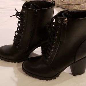 Combat boots